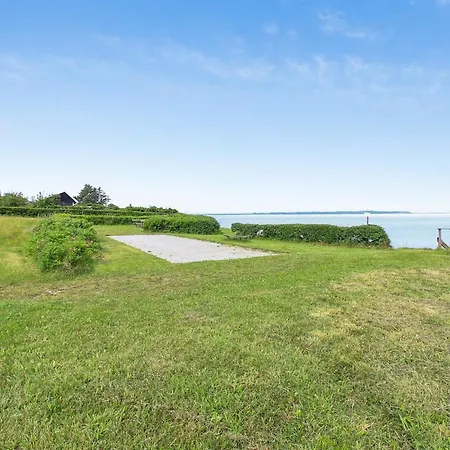 Holiday home Rikkart - 100m From The Sea In Funen By Interhome